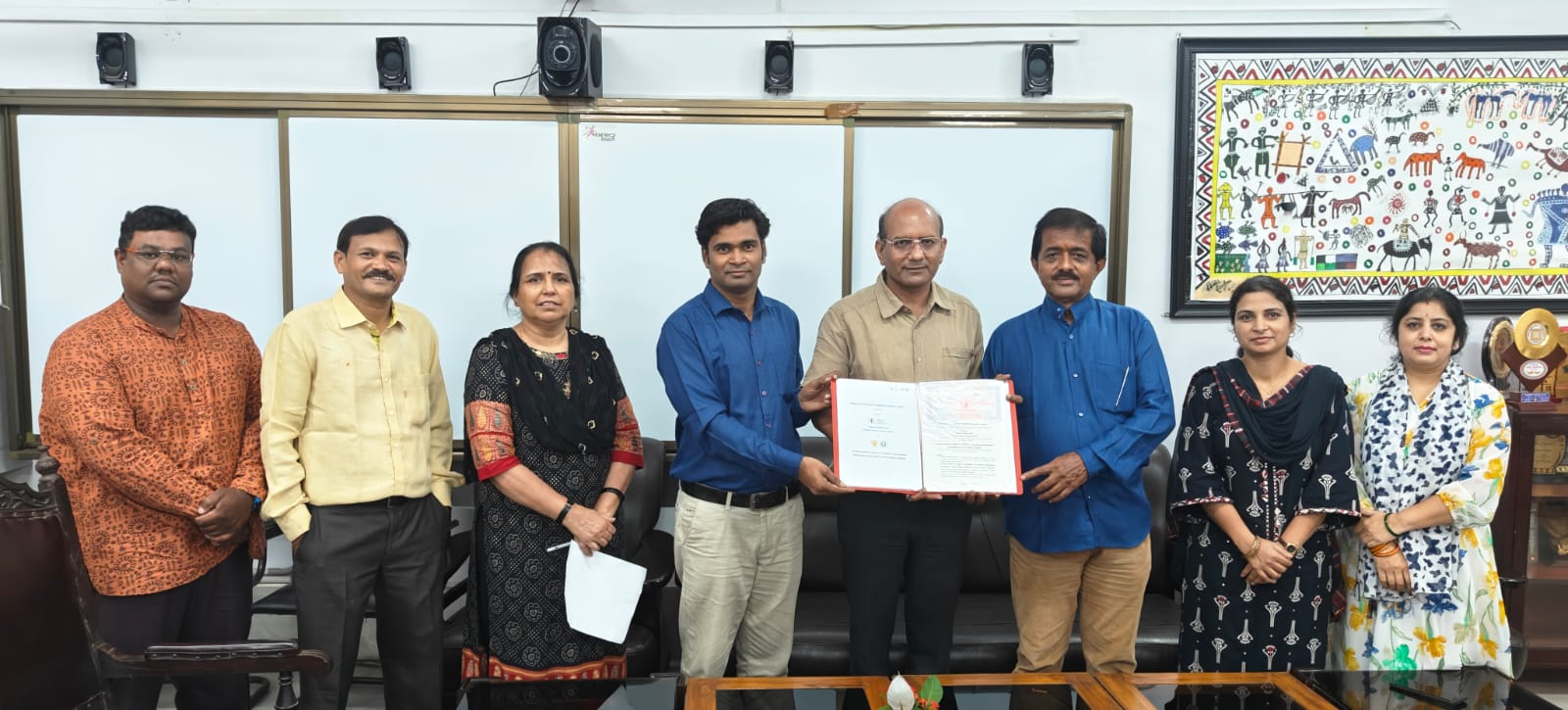 MoU Tripuri Shodh Peeth & Mahakoshal College MoU Tripuri Shodh Peeth & Mahakoshal College
